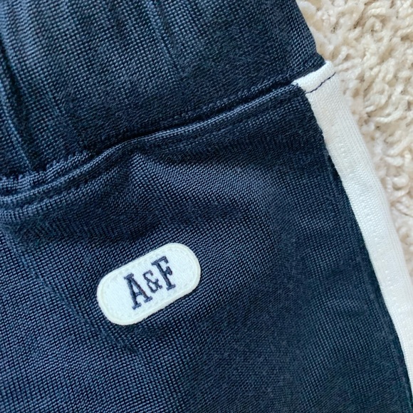 NWT Abercrombie and Fitch track pant - Picture 4 of 4